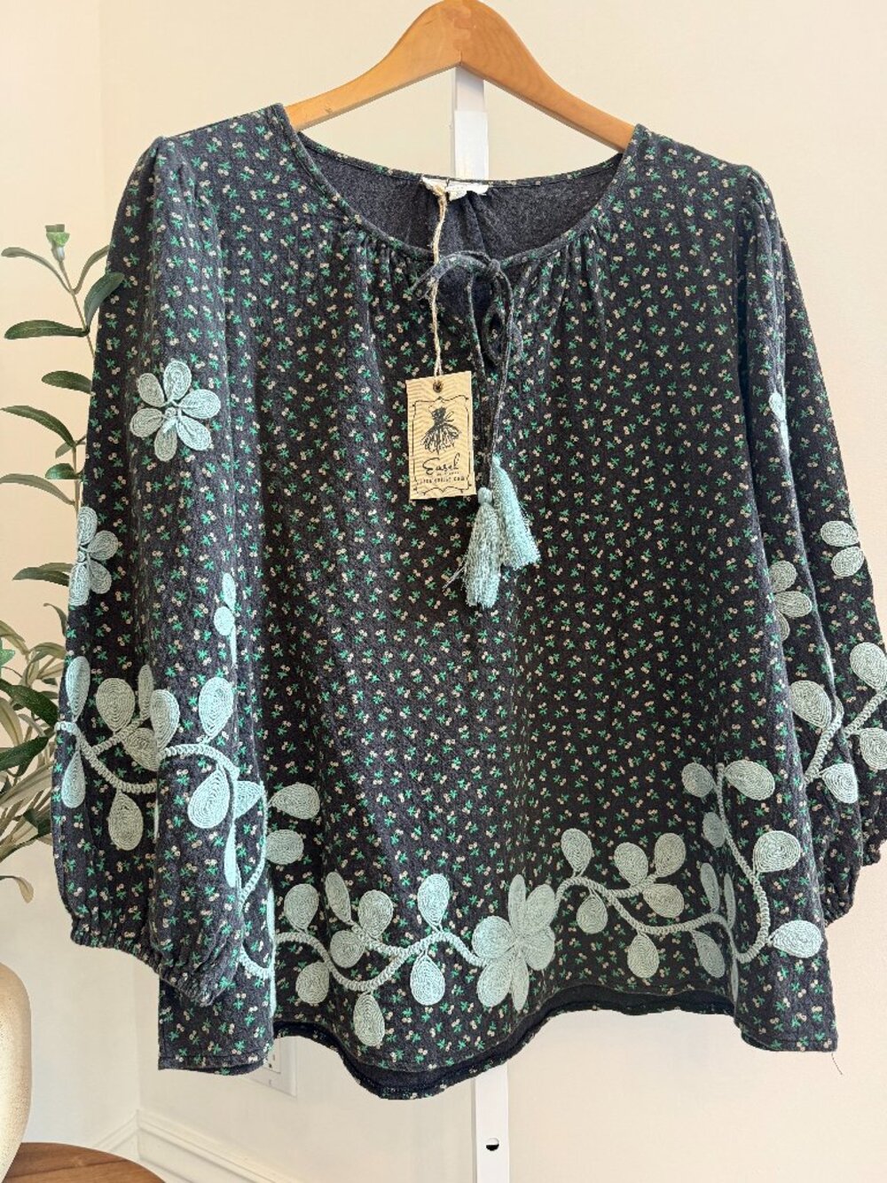 EASEL FLOWER EMBROIDERY DETAILING COTTON BLOUSE 100% COTTON